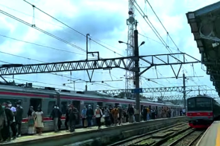 Kereta APi